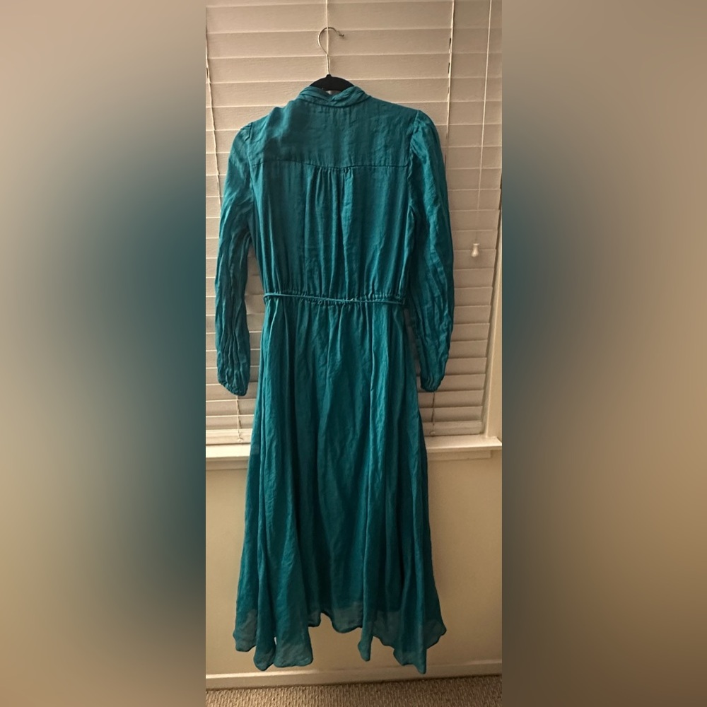 Forever New
Gwen Button Up Midi Dress - Picture 3 of 5